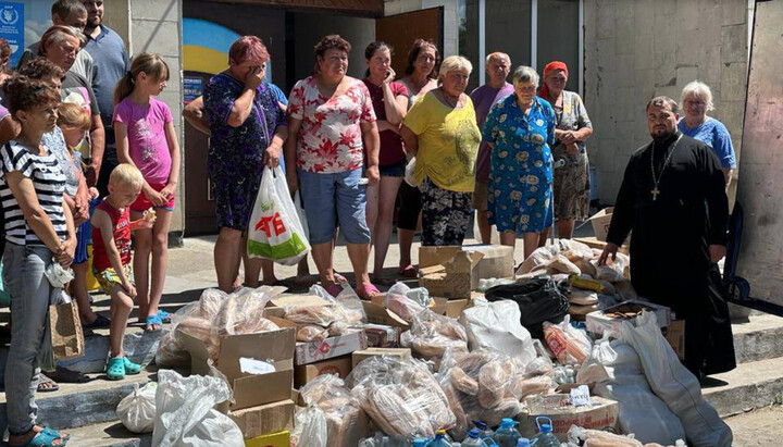 Гуманитарная помощь для жителей Херсонской и Николаевской областей. Фото: rivne.church.ua