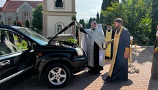 Верующие УПЦ на Буковине передали своим землякам в ВСУ два автомобиля