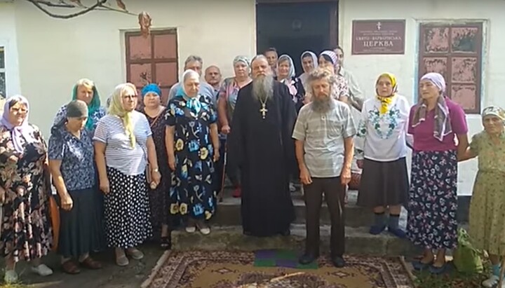 The community of St Barbara’s Church of the UOC in the village of Harkushyntsi. Photo:  a video screenshot of the TCM YouTube channel