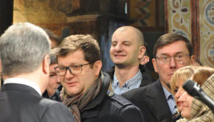 Карась із нардепами Порошенка на "службі" ПЦУ в Софії Київській: 2019 р.: Фото: ФБ Карася