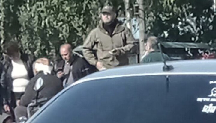 Человек, напавший на прихожанку УПЦ в Носовке. Фото: тг-канал Нежинской епархии
