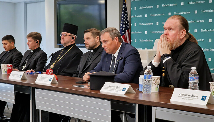Члены делегации ВСЦиРО в Вашингтоне. Фото: vrciro.org.ua