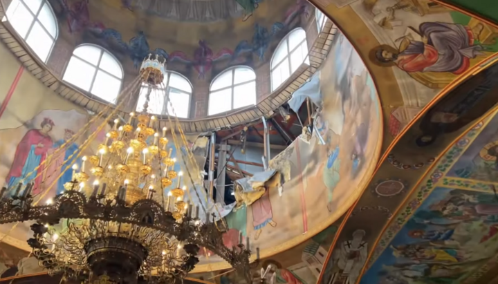 Пошкоджений купол Стрітенського храму Одеси. Фото: скриншот ютуб-каналу «Жизнерадостный Дьяк»