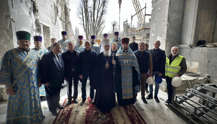 Mayor, Italian benefactors, and builders pray in UOC cathedral in Odesa