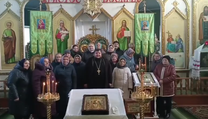 Религиозная община Свято-Троицкого храма с. Заставки. Фото: скриншот видео Хмельницкой епархии
