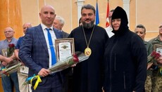 Чому не можна фоткатися з ПЦУ-шниками?