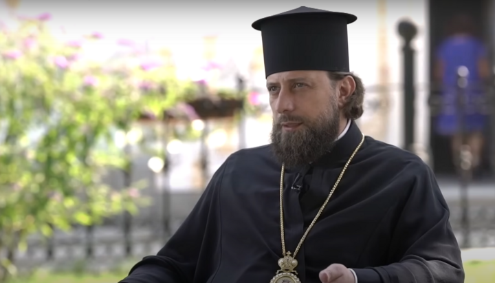 "Bishop" of the OCU Avraamy Lotysh. Photo: A screenshot from the Priamyi YouTube channel