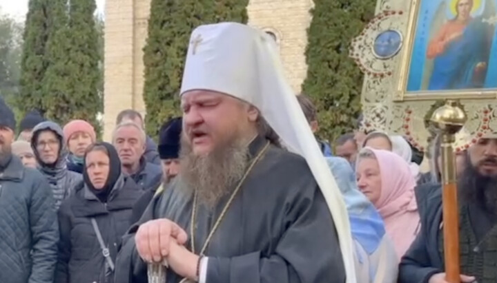 Митрополит Феодосий сразу после того, как представители ПЦУ захватили кафедральный собор УПЦ в Черкассах. Фото: @Cherkasy_Blagovest
