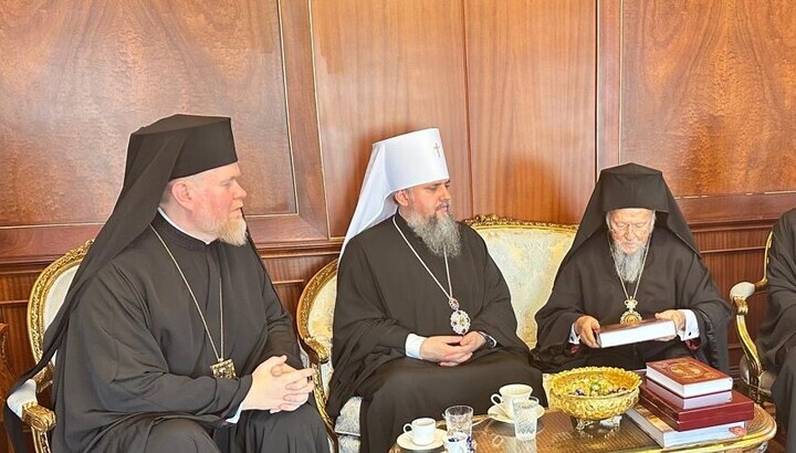 Journalist: Head of Phanar spoke to Zoria about church raids face-to-face