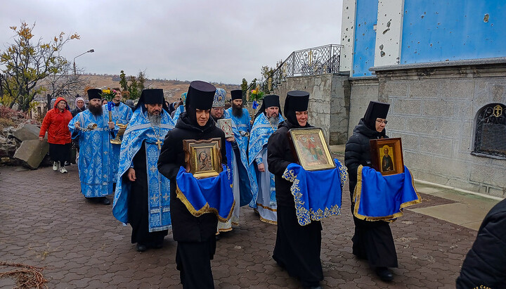 Хресна хода у Скорботницькому скиті Святогірської лаври села Богородичне. Фото: Святогірська лавра