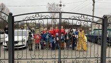 У Пасічній громада УПЦ після захоплення храму молилася у недільній школі
