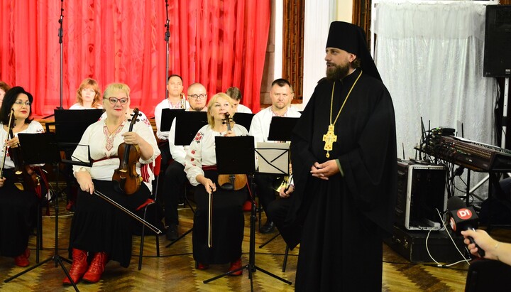 Ministry of Culture employee Avrahamiy Lotysh at his workplace. Photo: Reserve's Facebook page