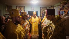 Khmelnytskyi bishop prays with Zastavky believers whose church was seized