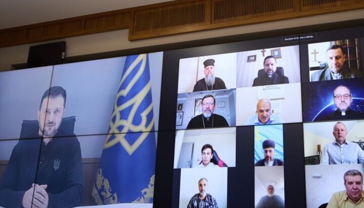 Volodymyr Zelensky and UCCRO representatives in 2024. Photo: president.gov.ua