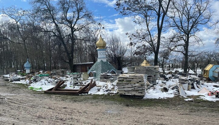 Пошкодження трави та кущів у Почаївському лісництві. Фото: Тг-канал Тернопільської прокуратури