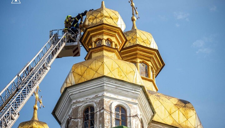 Peeling walls of the All Saints "Mazepa" Church in the Lavra. Photo: SES