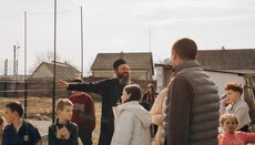 По благословению митрополита Марка в Тересве открыли спортивную площадку