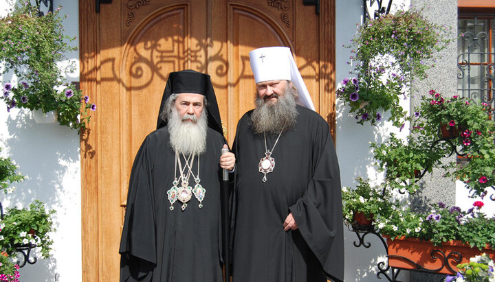 Patriarch Theophilos and Metropolitan Pavel at the Kyiv-Pechersk Lavra. Photo: lavra.ua