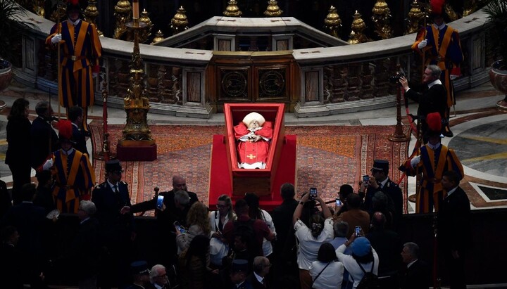 Останки папи Франциска в базиліці Святого Петра. 23 квітня 2025 р. Фото: Vatican Media