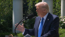 Мы должны быть нацией под Богом, – Трамп на мероприятии ко дню молитвы США