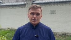 UOC priest who spent 5 months in detention delivers medications to prisoners
