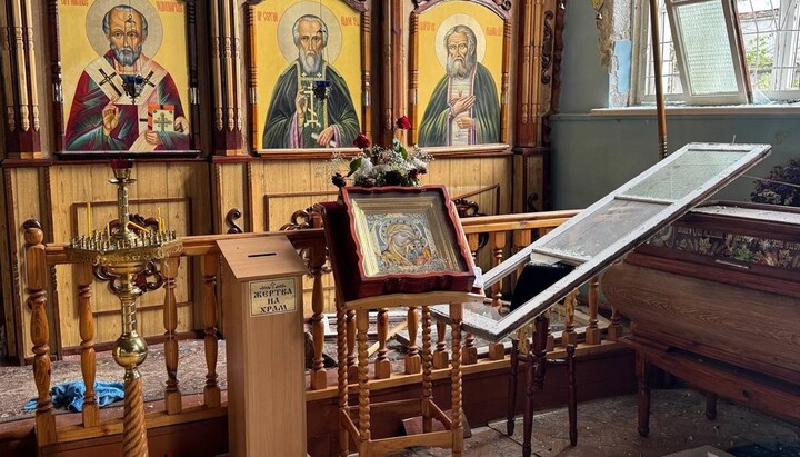 Храм УПЦ в честь Собора Пресвятой Богородицы в Шостке пострадал от обстрела. Фото: Суспільне