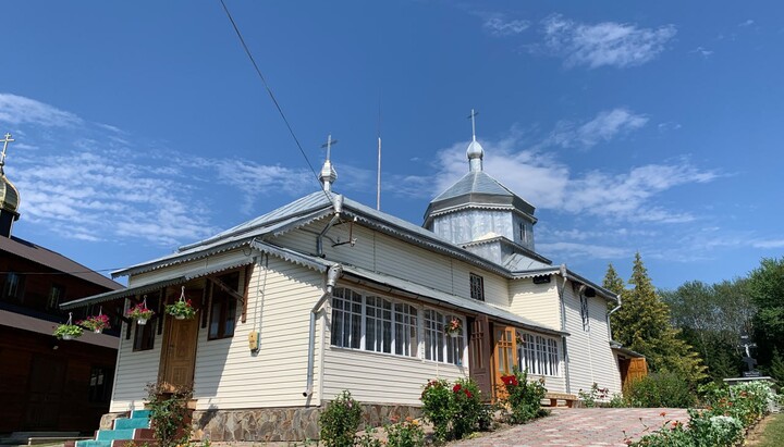 Peter and Paul's Church of the UOC in the village of Stari Broskivtsi. Photo: UOJ