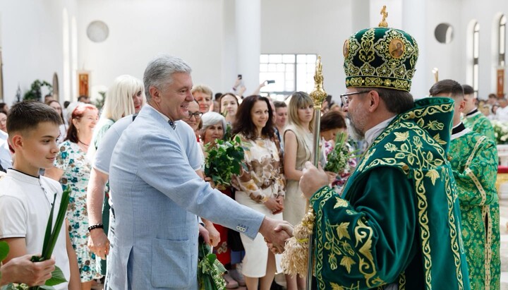 Порошенко і Шевчук у кафедральному соборі УГКЦ. Фото: Фейсбук Порошенка