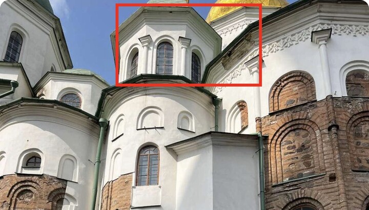 Collapsed plaster and intact windows of St. Sophia of Kyiv. Photo: Tochytskyi’s Facebook