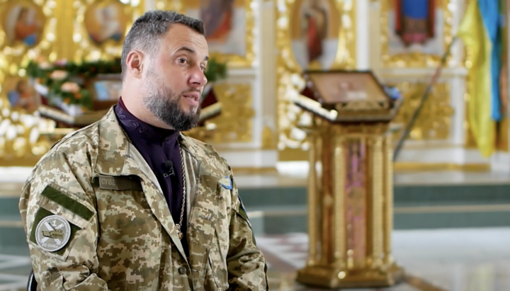 Капелан Р. Грищук постійно перебуває на Буковині. Фото: Суспільне