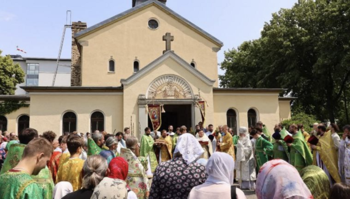 UOC hierarch officiates festive services in Leipzig
