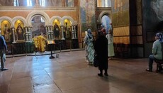 Μετά την «μετάβαση» του ναού του Κυρίλλου στο Κίεβο, οι «λειτουργίες» της ΠЦУ είναι σχεδόν άδειες.