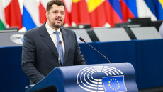 Евродепутат призвал Румынию осудить насилие над священниками в Черновцах