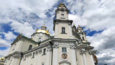 ЗМІ повідомили, що в Почаєві записки про воїнів ЗСУ приймають безкоштовно