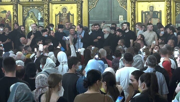 Ukrainians reject transition to OCU, says Romanian Church