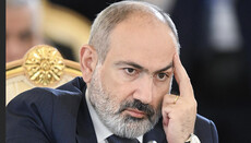 Премьер Армении потребовал переизбрать главу Армянской Церкви