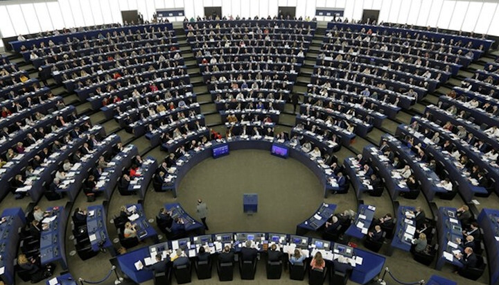 Η Ευρωπαϊκή Ένωση κάλεσε τις αρχές της Αλβανίας να μην επεμβαίνουν στις εσωτερικές υποθέσεις της Εκκλησίας.