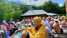 Στο Ράχοβο της Περιφέρειας Ζακαρπάτιας αγιάστηκε ο θρόνος του ναού της UOC