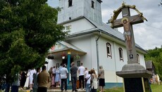 Μητροπολίτης Μουκάτσεβο Θεόδωρος καθαγίασε τον νέο θρόνο του ναού της Ουκρανικής Ορθόδοξης Εκκλησίας στη Στούζιτσα