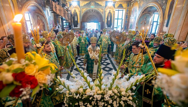 Предстоятель і ієрархи УПЦ на богослужінні в Лаврі. Фото: Facebook митрополита Антонія
