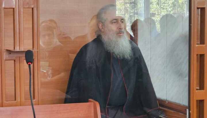 Για την άρνηση απελευθέρωσης του μητροπολίτη Αρσενίου