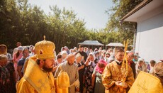 Στο Γκελετίντσι, ο ιεράρχης της Ουκρανικής Ορθόδοξης Εκκλησίας (ΟΟΕ) ηγήθηκε της εορτής του ναού της διωκόμενης κοινότητας