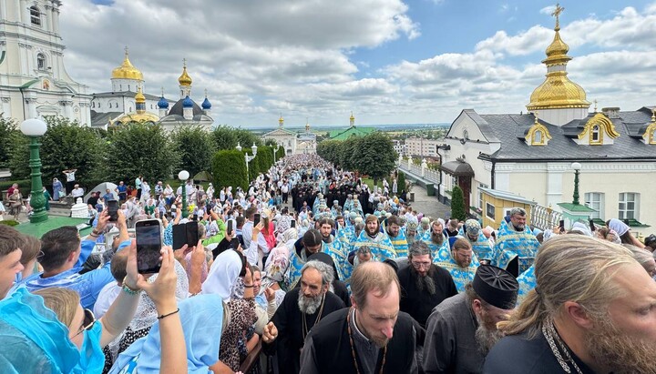 Хресний хід у день святкування Почаївської ікони. Фото: Хмельницька єпархія