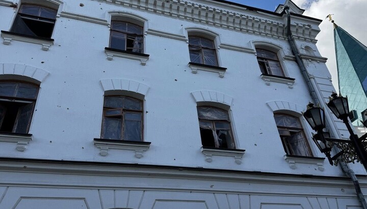 В Святогорской лавре выбиты почти все стекла в результате обстрела 15 августа 2025 г. Фото: Тернопольская епархия