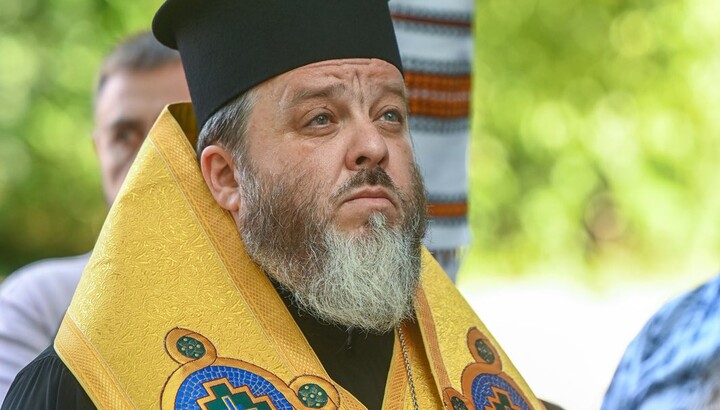Όταν είσαι «επίσκοπος» στην ΠЦУ, αλλά η οικογένειά σου είναι στην Εκκλησία