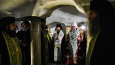 Η εξουσία επέτρεψε στον Ντουμένκο να εισέλθει στις Κοντινές σπηλιές της Λαύρας