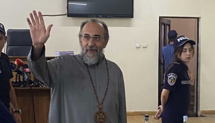Судове засідання у справі архієпископа Мікаеля Аджапахяна. Фото: azatutyun.am