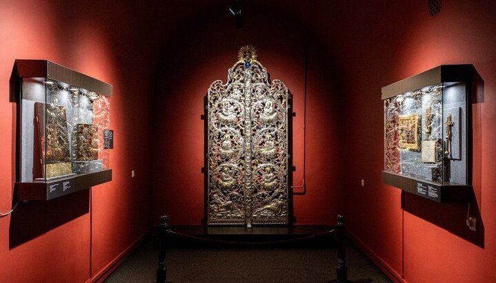 Позолоченные царские врата XVIII века из Киево-Печерской лавры. Фото: Victoria and Albert Museum