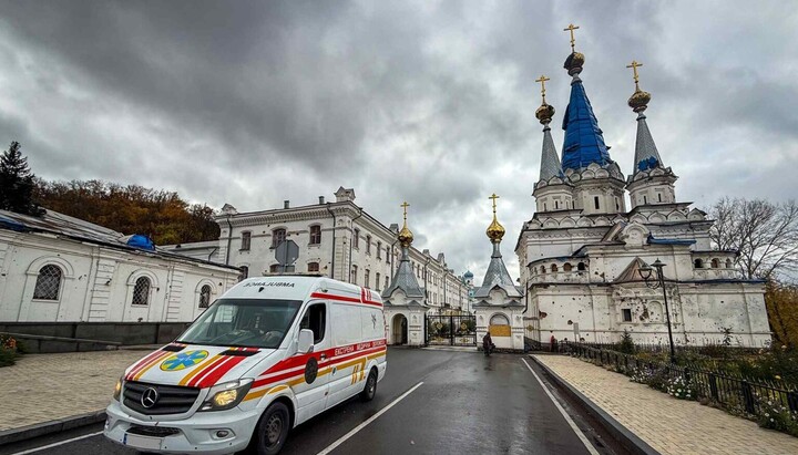 Гуманітарна допомога Святогірській лаврі. Фото: Дніпропетровська єпархія
