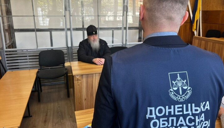 Митрополиту Арсению сообщают о подозрении. Фото: сайт Генпрокуратуры